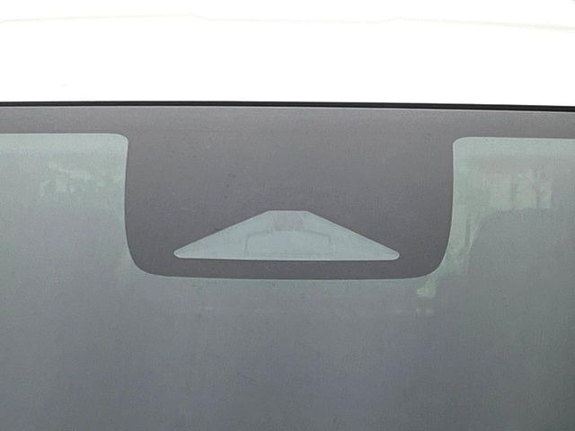 �y�z���_�Z���V���O�z���s���ɑO���̎ԗ�����F�����A�Փ˂������Ȏ��͌x��ƃu���[�L�ŏՓˉ���Ɣ�Q�y�����A�V�X�g�B�����S�Ƀh���C�u�����y���݂��������܂��B