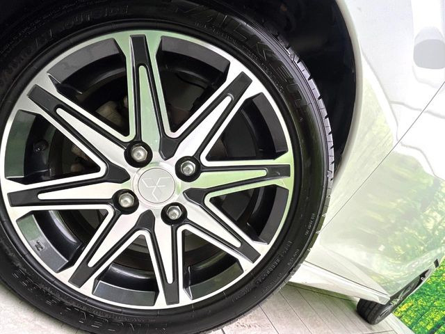 �y����15�C���`�A���~�z�C�[���z�O�ςɃ}�b�`���������A���~�z�C�[���𑕒����Ă���܂��B�e��ЊO�A���~�z�C�[����A�X�^�b�h���X�^�C�����戵�����Ă���܂��B���񂲑��k����������