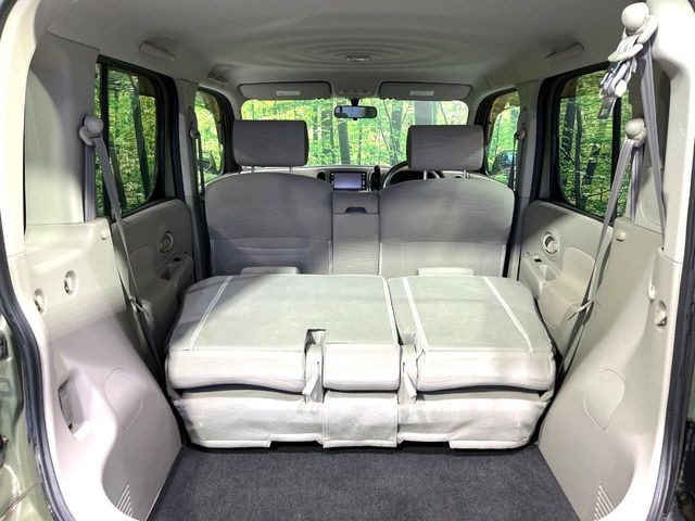 ���i�̂���������ʋ΁A���}���ɏ\���ȉ׎��X�y�[�X���m�ۂ��Ă���܂��B�Z�J���h�V�[�g��|���ƁA�傫�ȉו��̐ύڂ��\�ł���