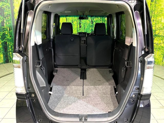 ���i�̂���������ʋ΁A���}���ɏ\���ȉ׎��X�y�[�X���m�ۂ��Ă���܂��B�Z�J���h�V�[�g��|���ƁA�傫�ȉו��̐ύڂ��\�ł���