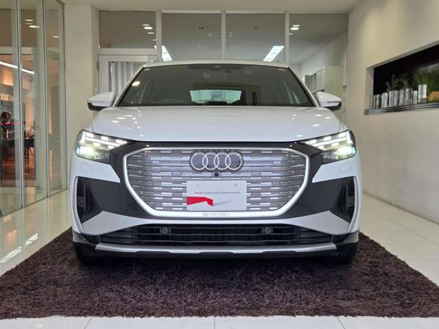 Q4 e-tron40 Sライン