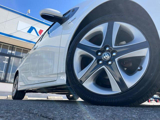 �y����17�C���`�A���~�z�C�[���z�O�ςɃ}�b�`���������A���~�z�C�[���𑕒����Ă���܂��B�e��ЊO�A���~�z�C�[����A�X�^�b�h���X�^�C�����戵�����Ă���܂��B���񂲑��k����������