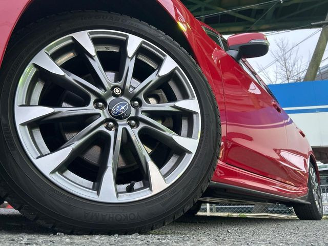 �y����17�C���`�A���~�z�C�[���z�O�ςɃ}�b�`���������A���~�z�C�[���𑕒����Ă���܂��B�e��ЊO�A���~�z�C�[����A�X�^�b�h���X�^�C�����戵�����Ă���܂��B���񂲑��k����������