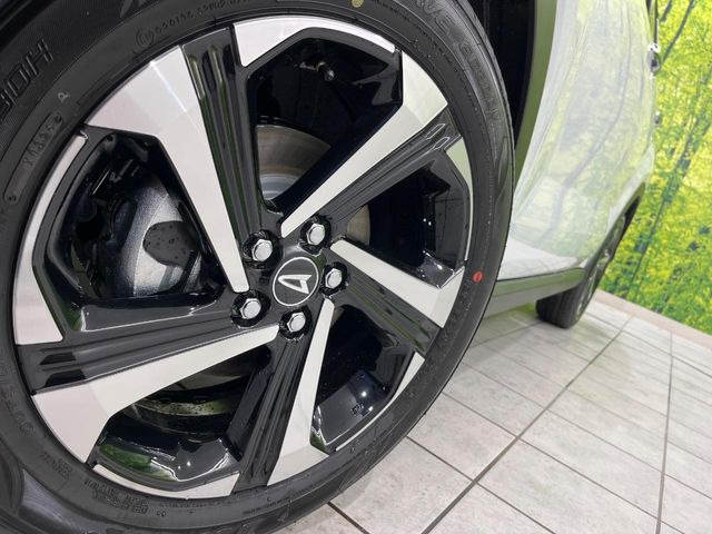 �y����17�C���`�A���~�z�C�[���z�O�ςɃ}�b�`���������A���~�z�C�[���𑕒����Ă���܂��B�e��ЊO�A���~�z�C�[����A�X�^�b�h���X�^�C�����戵�����Ă���܂��B���񂲑��k����������