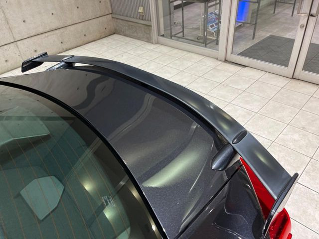 �y�����X�|�C���[�z�X�|�[�c�J�[�炵�����O�b�ƈ����������X�|�C���[�𑕒��􍂑����s���̃X�^�r���e�B(���s���萫)����ɖ𗧂��܂��B