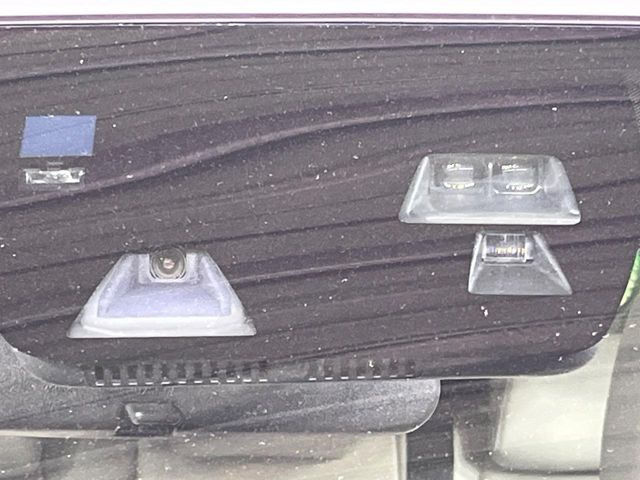 �y�X�}�[�g�u���[�L�T�|�[�g�z���s���ɑO���̎ԗ�����F�����A�Փ˂������Ȏ��͌x��ƃu���[�L�ŏՓˉ���Ɣ�Q�y�����A�V�X�g�B�����S�Ƀh���C�u�����y���݂��������܂��B