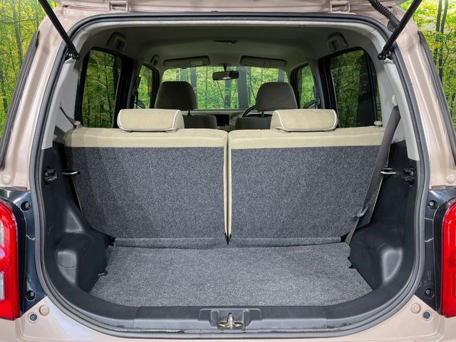 ���i�̂���������ʋ΁A���}���ɏ\���ȉ׎��X�y�[�X���m�ۂ��Ă���܂��B�Z�J���h�V�[�g��|���ƁA�傫�ȉו��̐ύڂ��\�ł���