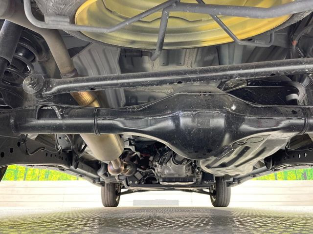 ��D�]�𒸂��Ă���܂��{�f�B�̒e�X�v���b�V���R�[�g���D�]��t���B�ʏ�̃K���X�R�[�g�ƈقȂ�A�ϋv�N��6�N�̖��@���K���X�R�[�e�B���O���A�{�f�B���L���C�ȏ�Ԃɕۂ��Ă���܂��B