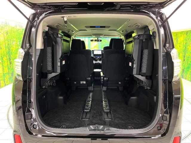 ���ڃV�[�g�͑O��X���C�h���\�ł��B���ɉ�����Α������L������������A�O�ɋl�߂�Α傫�ȃ��Q�b�W�X�y�[�X���m�ۂł��܂��B�V�[���ɉ����Ďg�������ł��邩��Ƃ��Ă��֗��ł���