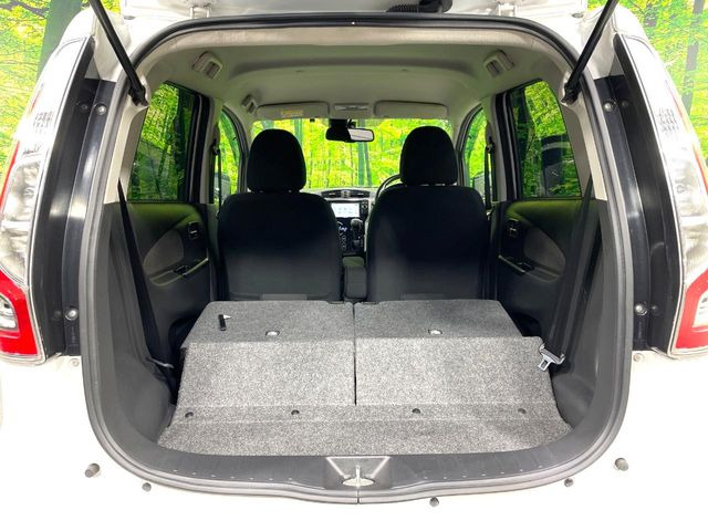 ���i�̂���������ʋ΁A���}���ɏ\���ȉ׎��X�y�[�X���m�ۂ��Ă���܂��B�Z�J���h�V�[�g��|���ƁA�傫�ȉו��̐ύڂ��\�ł���