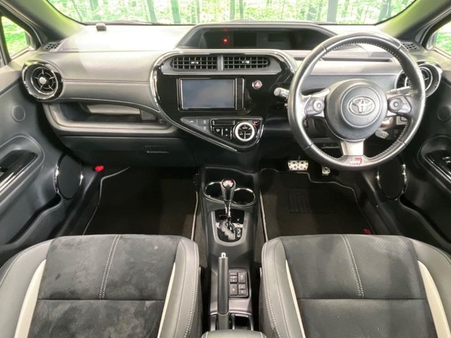 アクア1.5 G GRスポーツ・17インチパッケージ