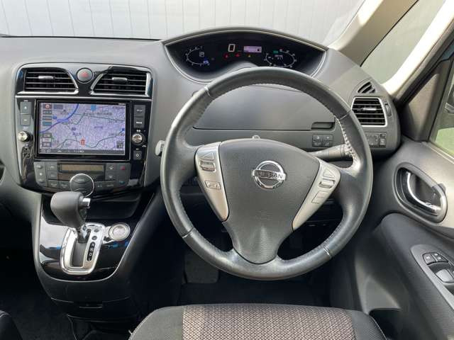 セレナ2.0 ハイウェイスター Vセレクション+Safety II S-HYBRID