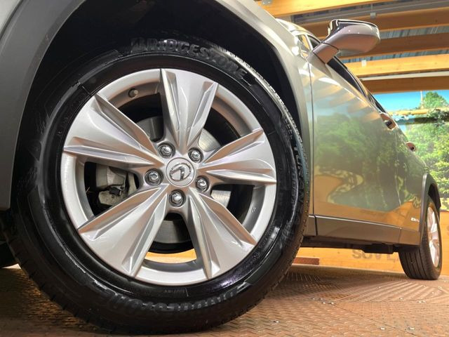 �y����17�C���`�A���~�z�C�[���z�O�ςɃ}�b�`���������A���~�z�C�[���𑕒����Ă���܂��B�e��ЊO�A���~�z�C�[����A�X�^�b�h���X�^�C�����戵�����Ă���܂��B���񂲑��k����������