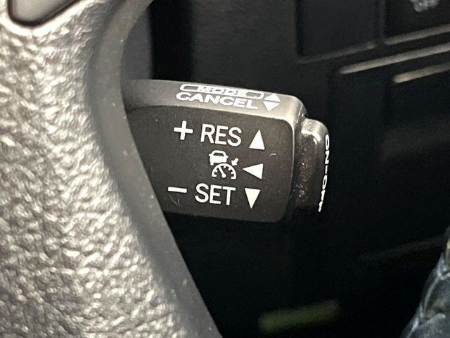 �y�N���[�Y�R���g���[���z�������H�����N���N���s�B�A�N�Z���𗣂��Ă���葬�x�ő��s���ł��A�������^�]���̕��S���y��!�����E�������ȒP�ȃX�C�b�`����Œ����ł��܂��B