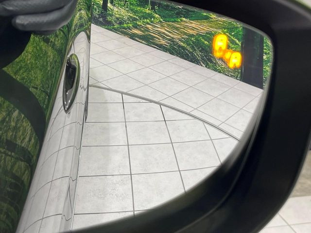 �y�u���C���h�X�|�b�g���j�^�����O�z���s���A�h�A�~���[�̎��p�ɂȂ�₷���ӏ��Ɍ㑱�Ԃ��ڋ߂���ƃT�C�h�~���[�t�߂Ɍx����\���A�h���C�o�[�ɒ��ӊ��N�����Ă���܂��B