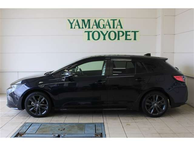 カローラツーリング1.8 ハイブリッド W×B