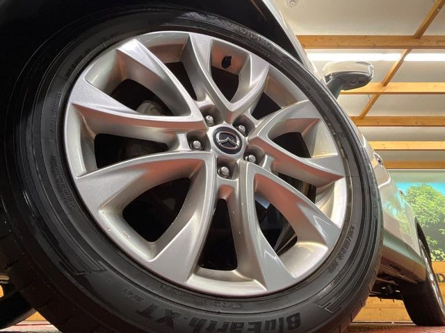 �y����19�C���`�A���~�z�C�[���z�O�ςɃ}�b�`���������A���~�z�C�[���𑕒����Ă���܂��B�e��ЊO�A���~�z�C�[����A�X�^�b�h���X�^�C�����戵�����Ă���܂��B���񂲑��k����������