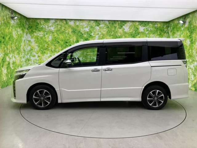 ヴォクシー2.0 ZS 煌III 4WD