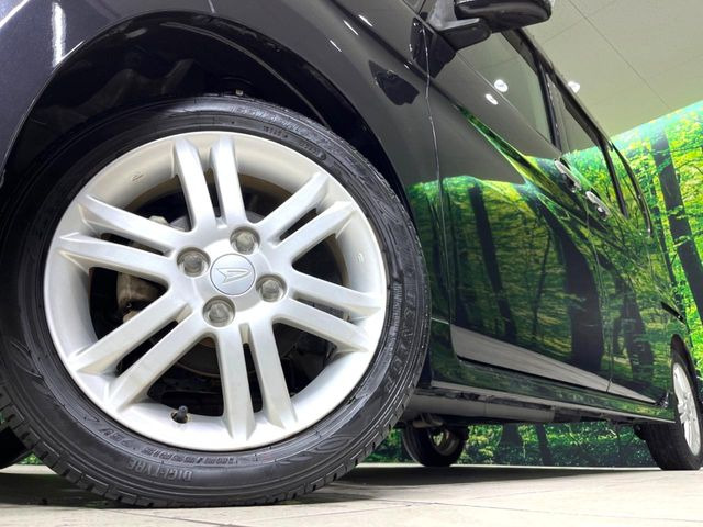 �y�����A���~�z�C�[���z�O�ςɃ}�b�`���������A���~�z�C�[���𑕒����Ă���܂��B�e��ЊO�A���~�z�C�[����A�X�^�b�h���X�^�C�����戵�����Ă���܂��B���񂲑��k����������