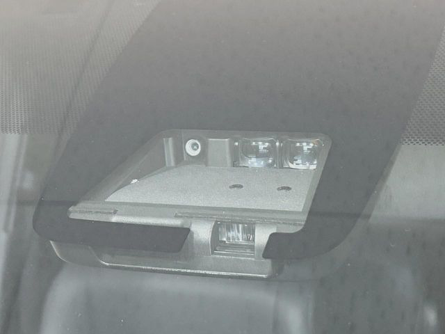 �y�g���^�Z�[�t�e�B�Z���X�z���s���ɑO���̎ԗ�����F�����A�Փ˂������Ȏ��͌x��ƃu���[�L�ŏՓˉ���Ɣ�Q�y�����A�V�X�g�B�����S�Ƀh���C�u�����y���݂��������܂��B