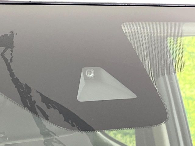 �y�C���e���W�F���g�G�}�[�W�F���V�[�u���[�L�z�t�����g�J�����őO���̎ԗ�����s�҂����m�B�Փ˂������Ȏ��͏Փ˔�Q�y���u���[�L���쓮�A�Փˉ�����T�|�[�g�B�����S�Ƀh���C�u�����y���݂��������܂��B