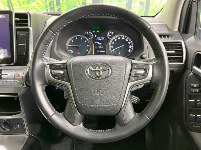 �y�����v�����X�e�A�����O�z�㎿�Ȋv���g�p���邱�ƂŁA��ɂ����������݂ƂĂ��^�]���₷���n���h���ł���