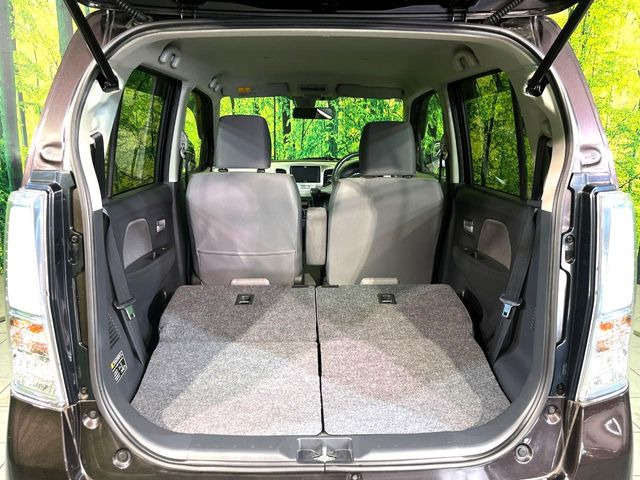 ���i�̂���������ʋ΁A���}���ɏ\���ȉ׎��X�y�[�X���m�ۂ��Ă���܂��B�Z�J���h�V�[�g��|���ƁA�傫�ȉו��̐ύڂ��\�ł���