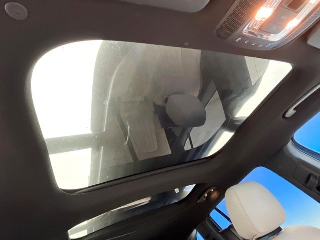 ���p�m���~�b�N�X���C�f�B���O���[�t::�唗�͂̃p�m���}���[�t�́A�㕔���Ȃɂ܂ő����Ă���A�J���I�ȋ�Ԃ����y���݂��������܂��B