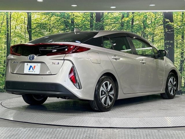 ☆全国のネクステージからお取り寄せが可能※!遠方の店舗に展示してあるクルマが気になる場合も、最寄りの店舗でご覧いただくことが可能です!是非私たちに要望をお聞かせください!※別途費用