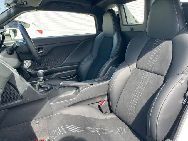 �y�n�[�t���U�[�V�[�g�z�������ƍ���S�n�𗼗������l�C�̃V�[�g���w�ʁE���ʂ̓X�G�[�h���ƂȂ��Ă���A���G��⊊��ɂ����ɗD��Ă��܂��B�C���╞���ɍ��E���ꂸ���K�ɂ���肢�������܂��B