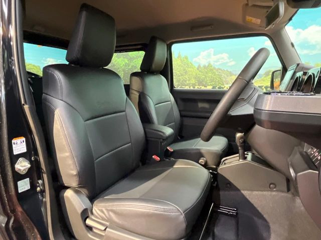 �y���烌�U�[�V�[�g�J�o�[�z����̂ӂ���肪�e�ՂŃ����e�i���X�����ȒP�ȁA�@�\���ɗD��鍇����v���̗p�����㎿�ȃV�[�g�J�o�[�ł��B����S�n���悭�A���������ӂ��S�n�ǂ��ԓ���Ԃ����o���Ă���܂��B