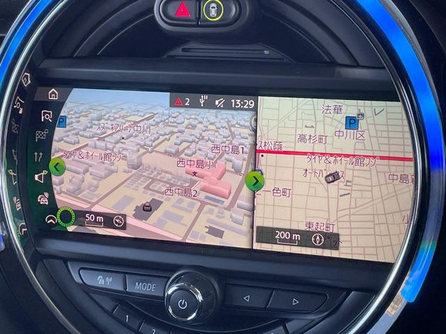 �������i�r:��̊��̂���i�r�́A����������ԓ������o���Ă���܂��B�I�[�f�B�I�@�\���[�����Ă���܂��̂ŁA�^�]�����y���߂܂���