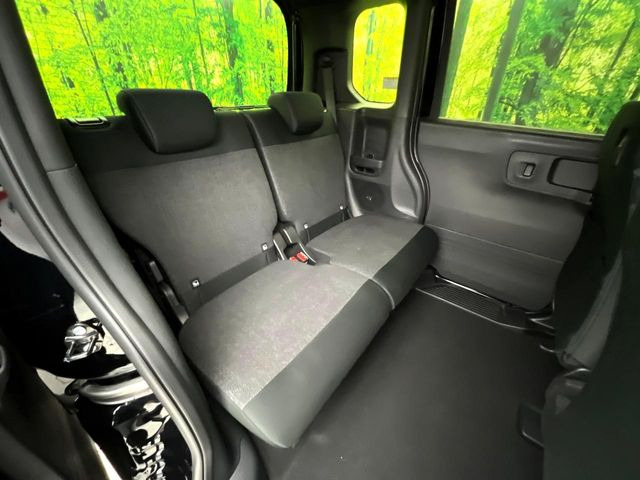 ���i���ȃI���W�i���t���A�}�b�g���I�v�V�����ɂĂ��p�ӂ��Ă���܂��B���D���ȃf�U�C����J���[�����Ԃɍ��킹�đI��ł����������Ƃ��ł��܂���