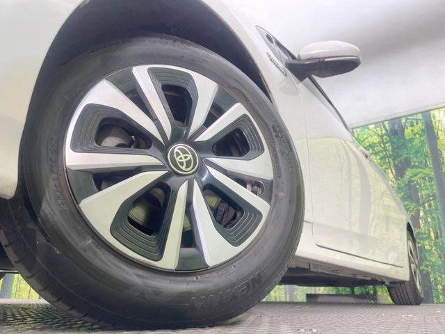 【純正アルミホイール】外観にマッチした純正アルミホイールを装着しております。各種社外アルミホイールや、スタッドレスタイヤも取扱いしております。是非ご相談ください♪
