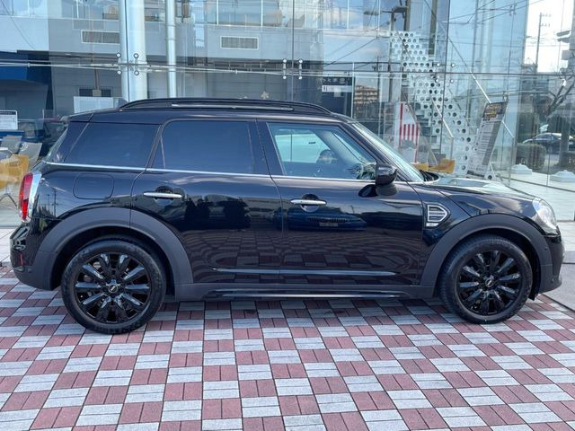 �����X�ł́A�e���[�J�[�̐�p�f�f�e�X�^�[�𓱓��B���Ǝ��i�����e�N�j�J���X�^�b�t���풓���Ă���܂��̂ŁA������̍ۂɂ����S���Ă����p���������܂��B