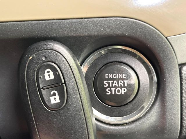 �y�L�[���X�X�^�[�g�V�X�e���z�J�o����|�P�b�g�ɓ��ꂽ�܂܂ł��h�A�̎{���E�������\�ȃX�}�[�g�L�[�𑕔��B�G���W���̃I���E�I�t�����J�M�����o���K�v����������Ƃ��Ă��֗��ł���