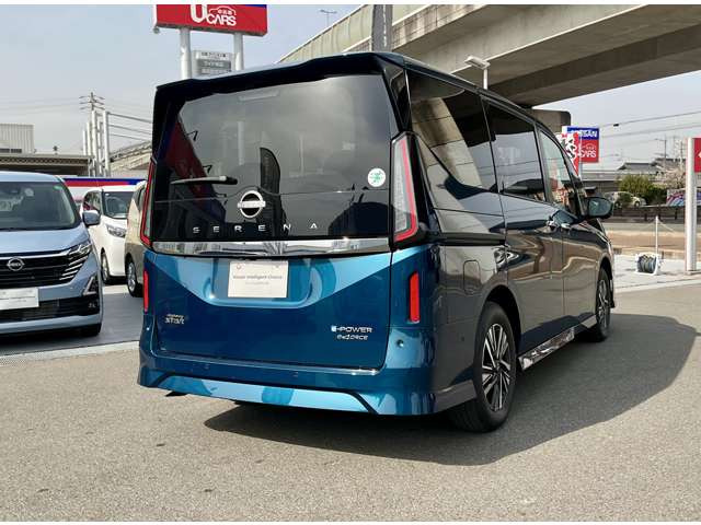 セレナ1.4 e-4ORCE ハイウェイスターV 4WD