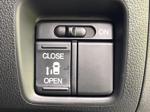 �y�p���[�X���C�h�h�A�z�X�}�[�g�L�[��^�]�Ȃ̃X�C�b�`�ŃX���C�h�h�A�̊J���\���d��������͂����ăh�A���J����K�v�������A���������q�l�ł��A�d���ו��������Ă��鎞�����N�ɊJ���߂ł��܂���