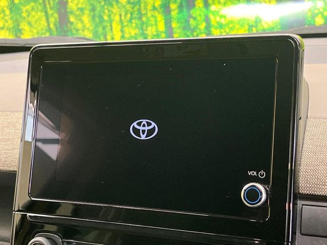 �y8�C���` �f�B�X�v���C�I�[�f�B�I�z���ʂ̃f�B�X�v���C��AppleCarPlay��AndroidAuto�����p�\�B�傫�ȉ�ʂŃX�}�z�i�r�A�v���������p���������܂���