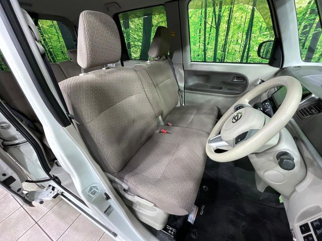 運転席シート廻りは使用感も少なく、良好な状態となっています。丁寧に使われていたことがよくわかりますね。