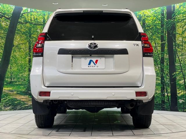 安心の最長10年・走行無制限保証(有償)をご用意。保証内容も充実はもちろん、無料点検&オイル交換や、年中無休の全国・24時間ロードサービスも付帯されておりますのでご安心下さい。