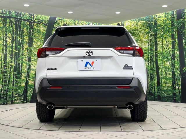 安心の最長10年・走行無制限保証(有償)をご用意。保証内容も充実はもちろん、無料点検&オイル交換や、年中無休の全国・24時間ロードサービスも付帯されておりますのでご安心下さい。