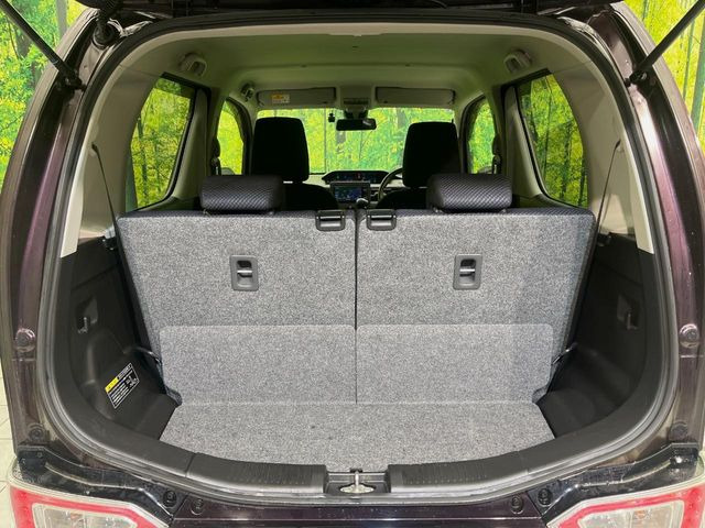 ���i�̂���������ʋ΁A���}���ɏ\���ȉ׎��X�y�[�X���m�ۂ��Ă���܂��B�Z�J���h�V�[�g��|���ƁA�傫�ȉו��̐ύڂ��\�ł���