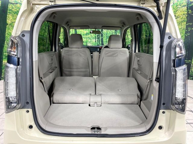 ���i�̂���������ʋ΁A���}���ɏ\���ȉ׎��X�y�[�X���m�ۂ��Ă���܂��B�Z�J���h�V�[�g��|���ƁA�傫�ȉו��̐ύڂ��\�ł���