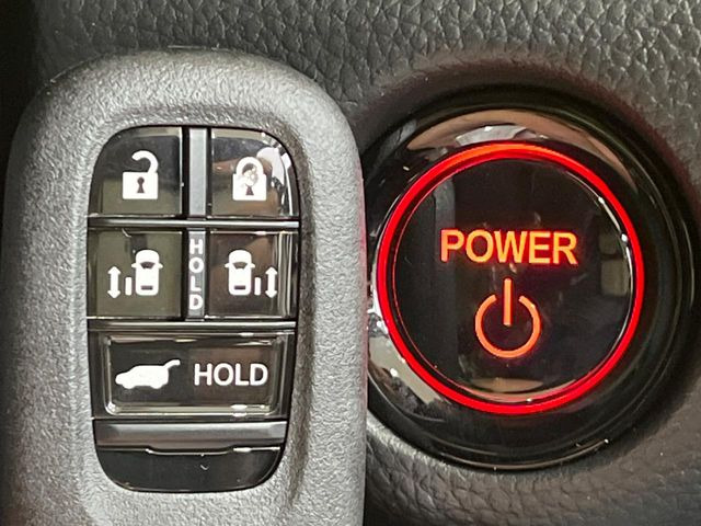 �yHonda�X�}�[�g�L�[�z�J�o����|�P�b�g�ɓ��ꂽ�܂܂ł��h�A�̎{���E�������\�ȃX�}�[�g�L�[�𑕔��B�G���W���̃I���E�I�t�����J�M�����o���K�v����������Ƃ��Ă��֗��ł���