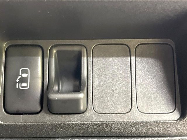 �y�p���[�X���C�h�h�A�z�X�}�[�g�L�[��^�]�Ȃ̃X�C�b�`�ŃX���C�h�h�A�̊J���\���d��������͂����ăh�A���J����K�v�������A���������q�l�ł��A�d���ו��������Ă��鎞�����N�ɊJ���߂ł��܂���