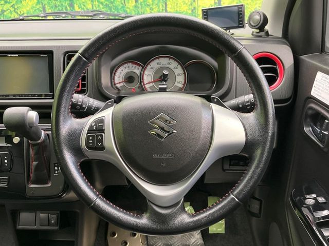 �y�X�e�A�����O�X�C�b�`�z�^�]���A�O������ڐ������炷���ƂȂ��A�I�[�f�B�I���̑��삪�\�ȕ֗��@�\!���S&���K�ȃh���C�u�����o���Ă���܂���