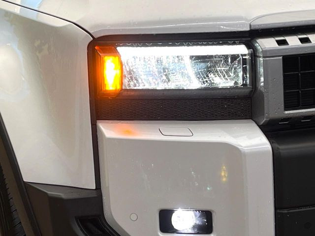 �yLED�w�b�h���C�g�z���V����ԑ��s�����ǍD�Ȏ��E���m�ۂ����S���ĉ^�]�ł��鍂�P�xLED�w�b�h���C�g�𑕔�!�_�����x�������A����d�͂��}�����Ă��܂��B