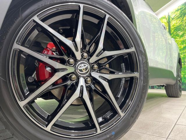 �y����19�C���`�A���~�z�C�[���z�O�ςɃ}�b�`���������A���~�z�C�[���𑕒����Ă���܂��B�e��ЊO�A���~�z�C�[����A�X�^�b�h���X�^�C�����戵�����Ă���܂��B���񂲑��k����������