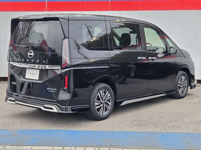 セレナ1.4 e-4ORCE ハイウェイスターV 4WD